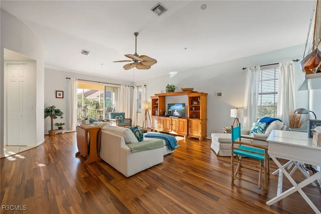 1121 Van Loon Commons Circle Cape Coral FL 33909