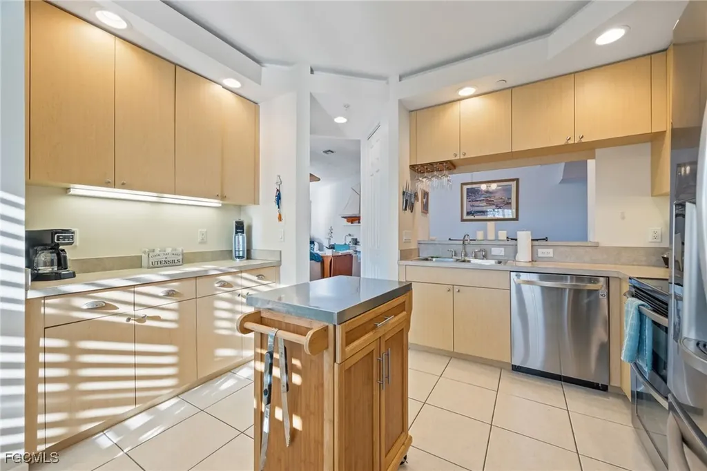 1121 Van Loon Commons Circle Cape Coral FL 33909