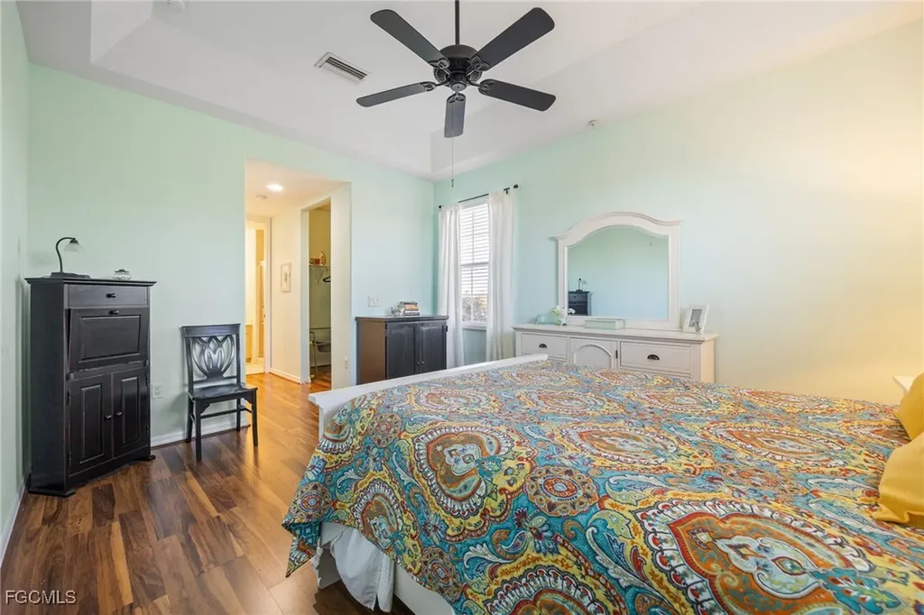 1121 Van Loon Commons Circle Cape Coral FL 33909