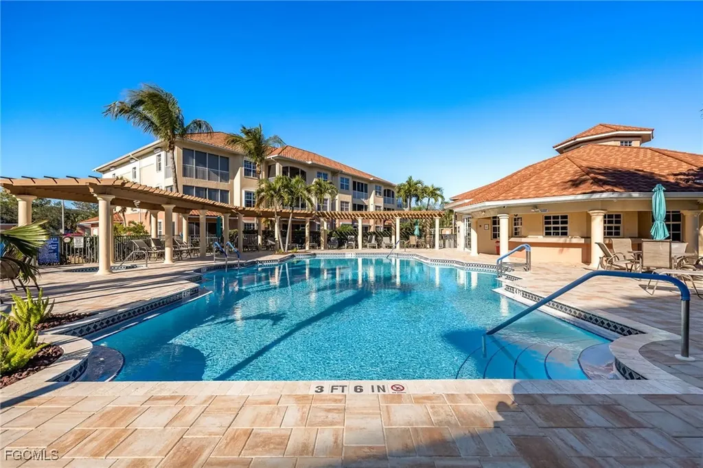 1121 Van Loon Commons Circle Cape Coral FL 33909