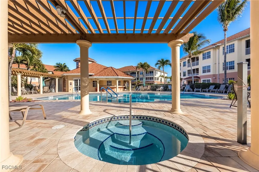 1121 Van Loon Commons Circle Cape Coral FL 33909