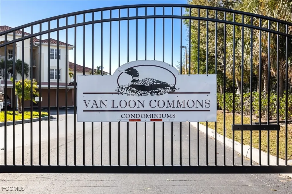 1121 Van Loon Commons Circle Cape Coral FL 33909