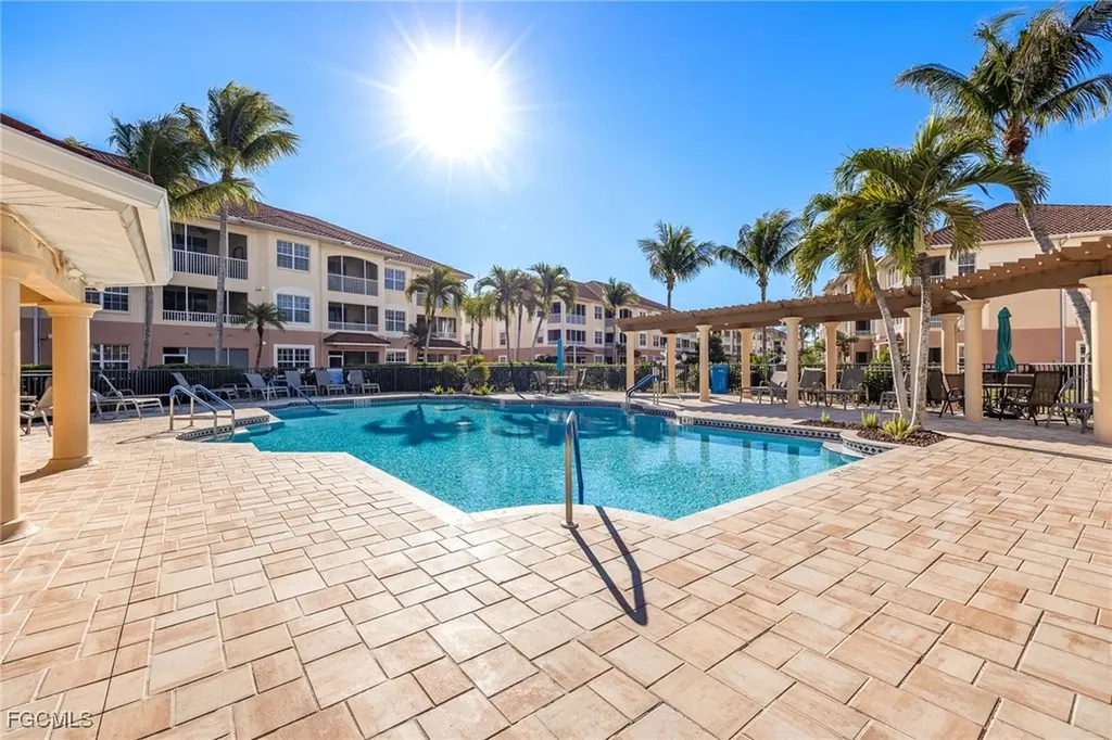 1121 Van Loon Commons Circle Cape Coral FL 33909