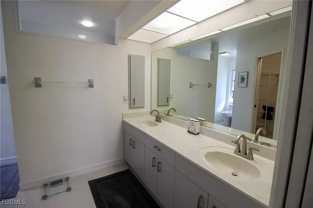 138 SE 20th Street Cape Coral FL 33990