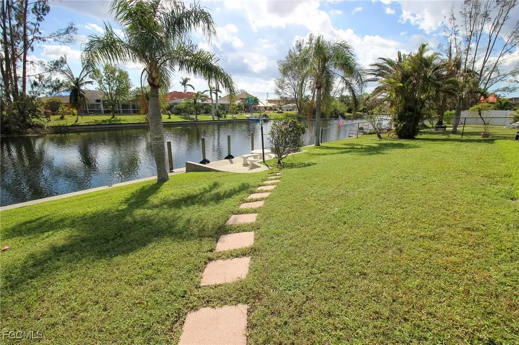 138 SE 20th Street Cape Coral FL 33990