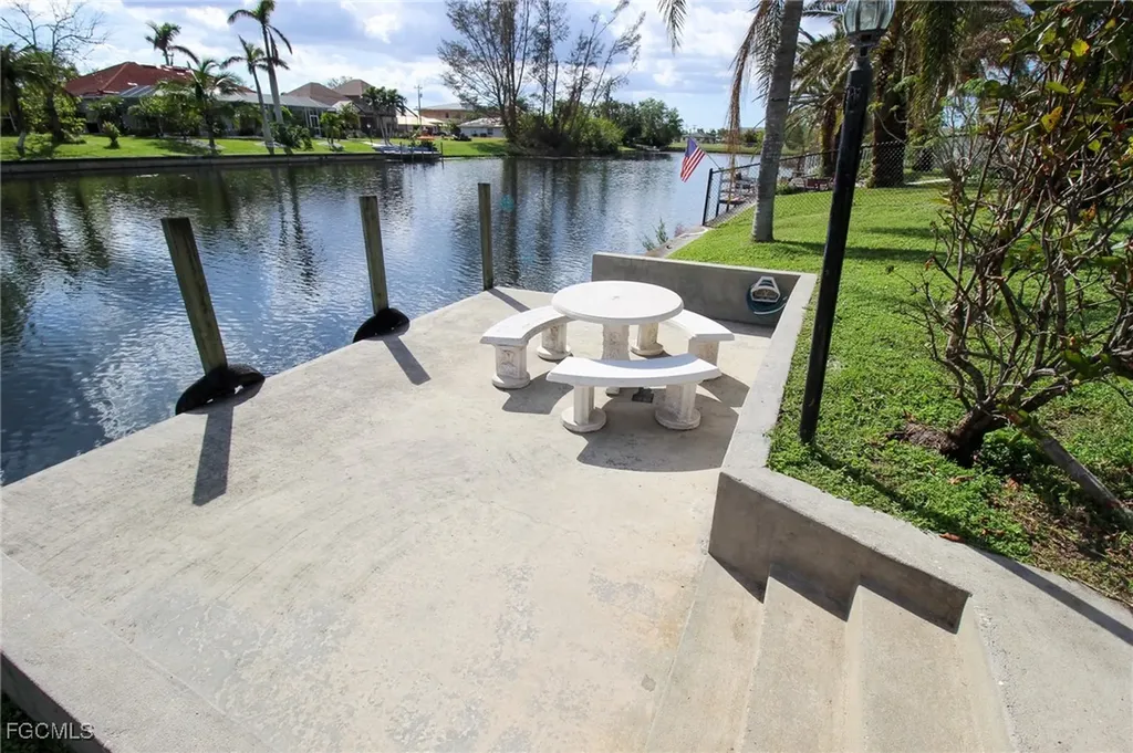 138 SE 20th Street Cape Coral FL 33990