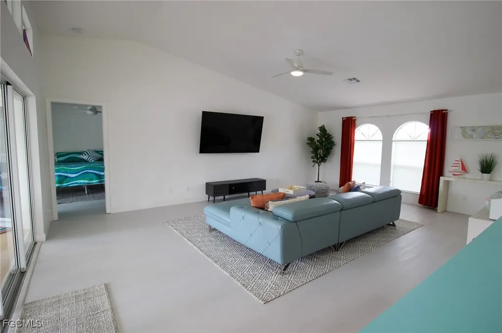 138 SE 20th Street Cape Coral FL 33990