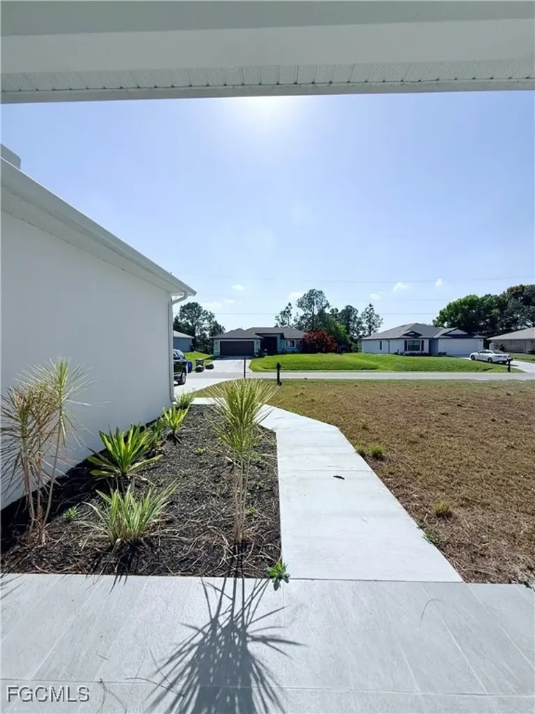 4006 2nd Street SW Lehigh Acres FL 33976