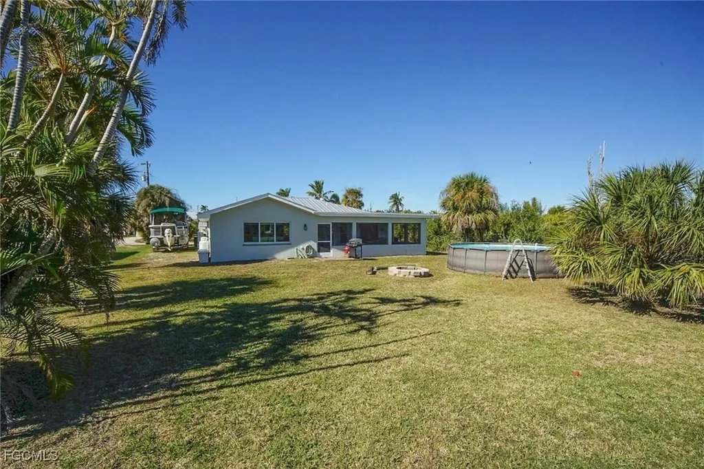 2560 Rose Avenue St. James City FL 33956