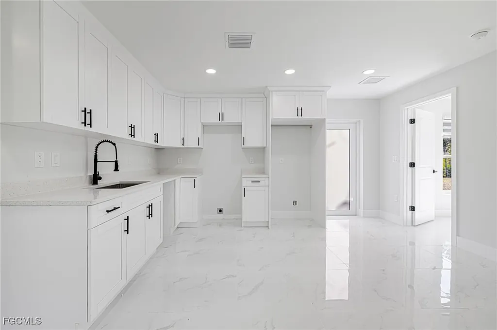 1064 Bells Street E Lehigh Acres FL 33974