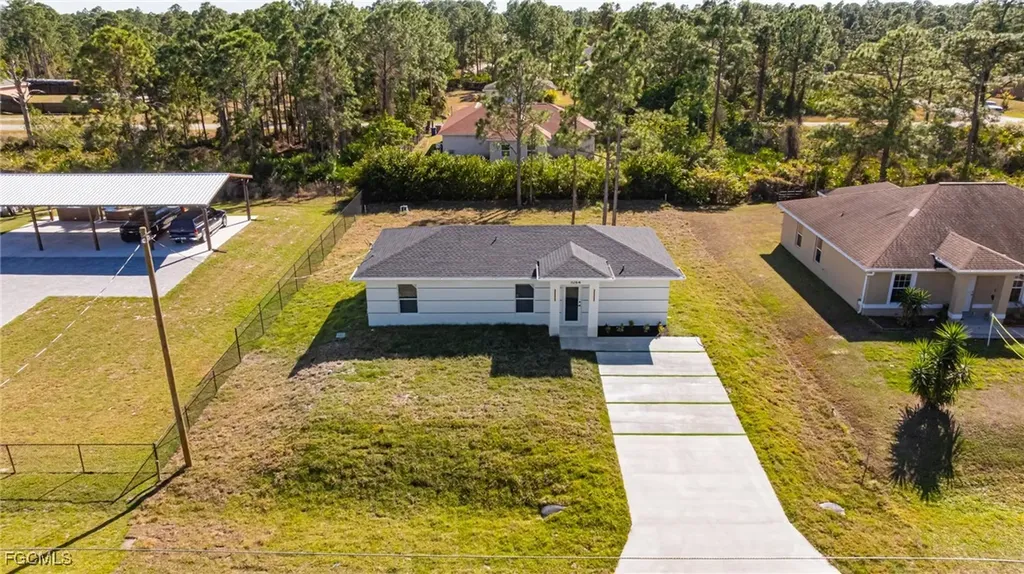 1064 Bells Street E Lehigh Acres FL 33974