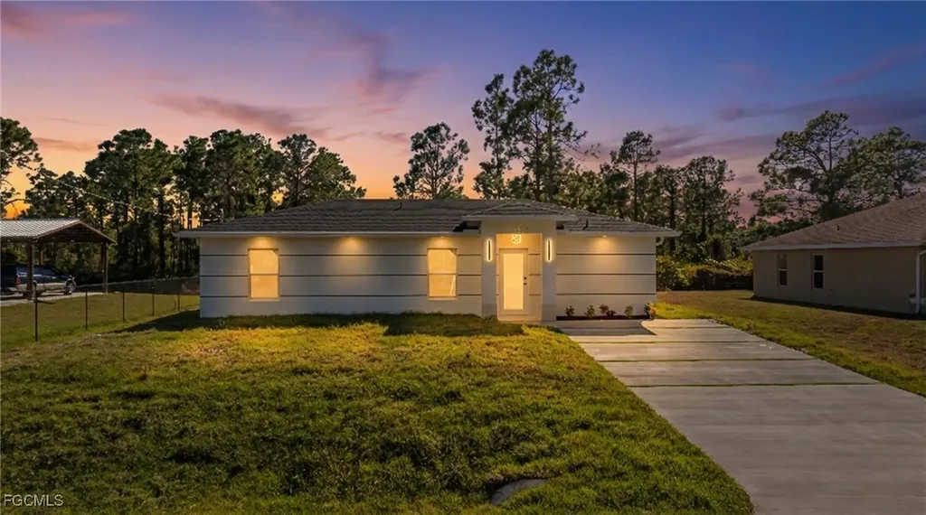 1064 Bells Street E Lehigh Acres FL 33974