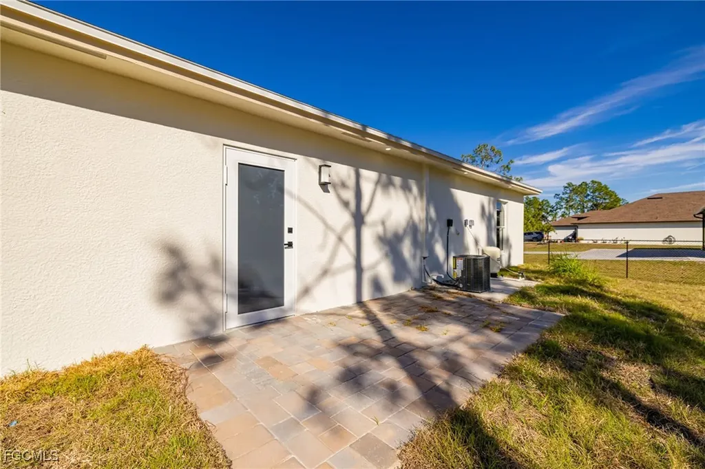 1064 Bells Street E Lehigh Acres FL 33974