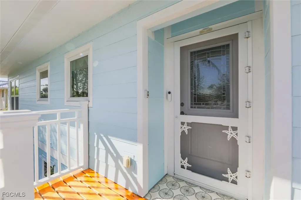 693 Emeril Court Sanibel FL 33957