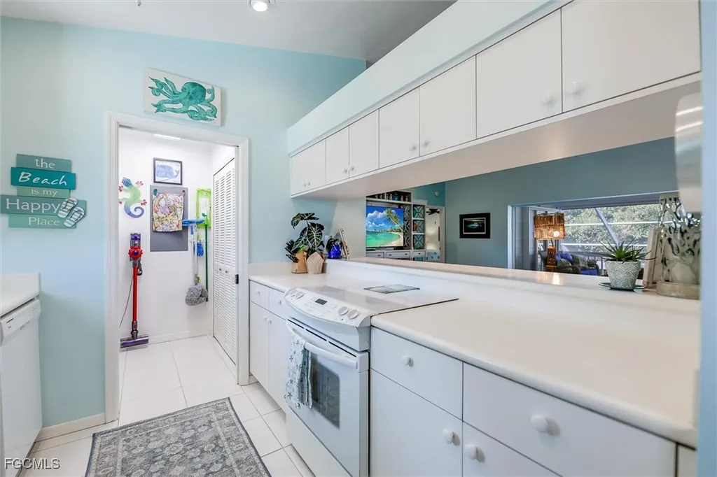 693 Emeril Court Sanibel FL 33957