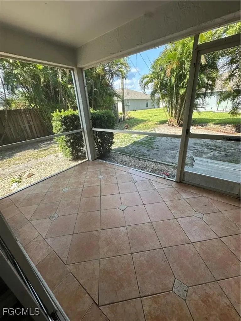 3705 Country Club Boulevard Cape Coral FL 33904