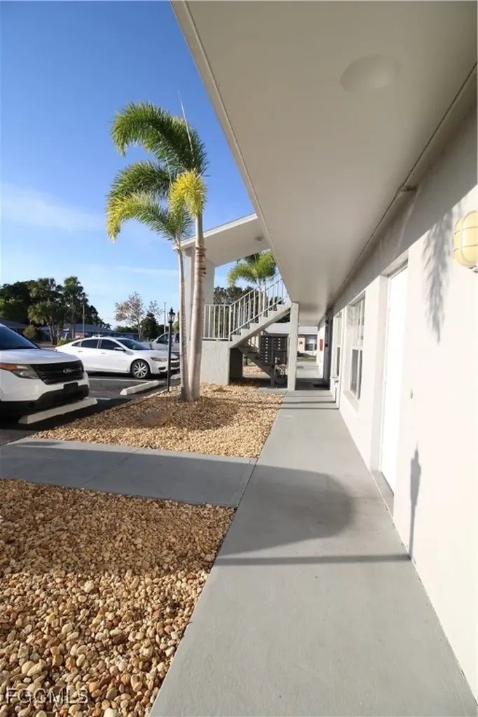 3705 Country Club Boulevard Cape Coral FL 33904