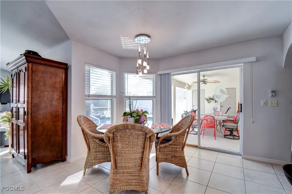 2201 SE 17th Place Cape Coral FL 33990