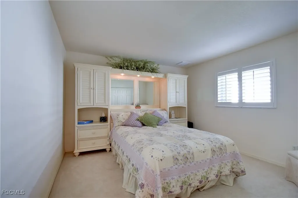 2201 SE 17th Place Cape Coral FL 33990