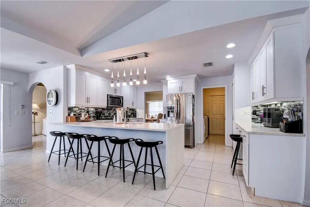 2201 SE 17th Place Cape Coral FL 33990