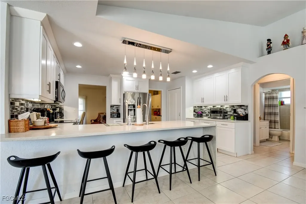 2201 SE 17th Place Cape Coral FL 33990