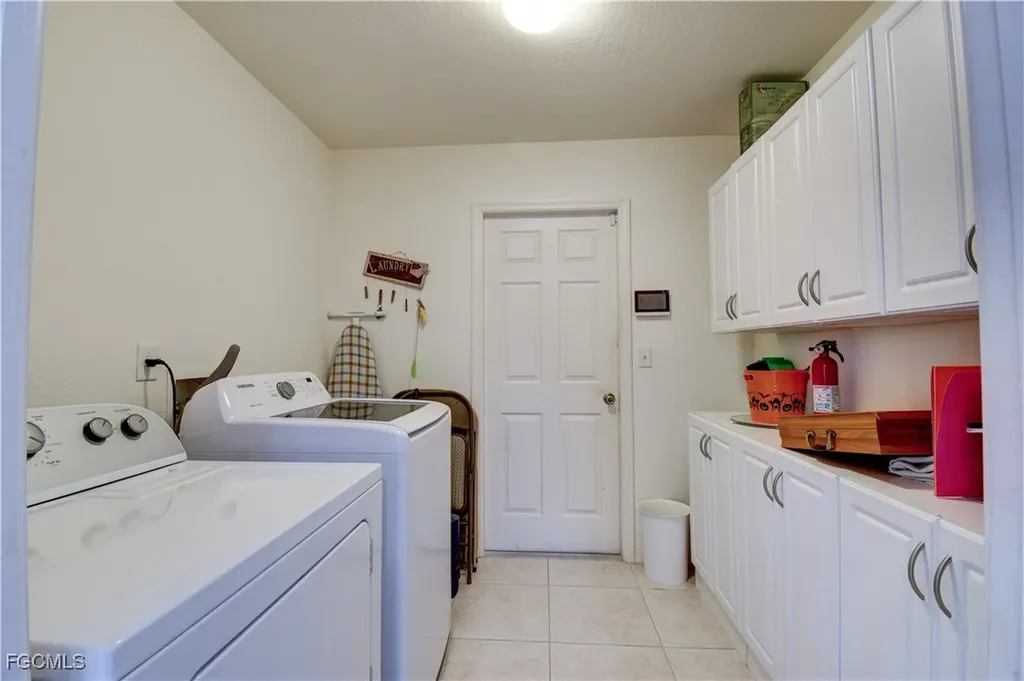 2201 SE 17th Place Cape Coral FL 33990