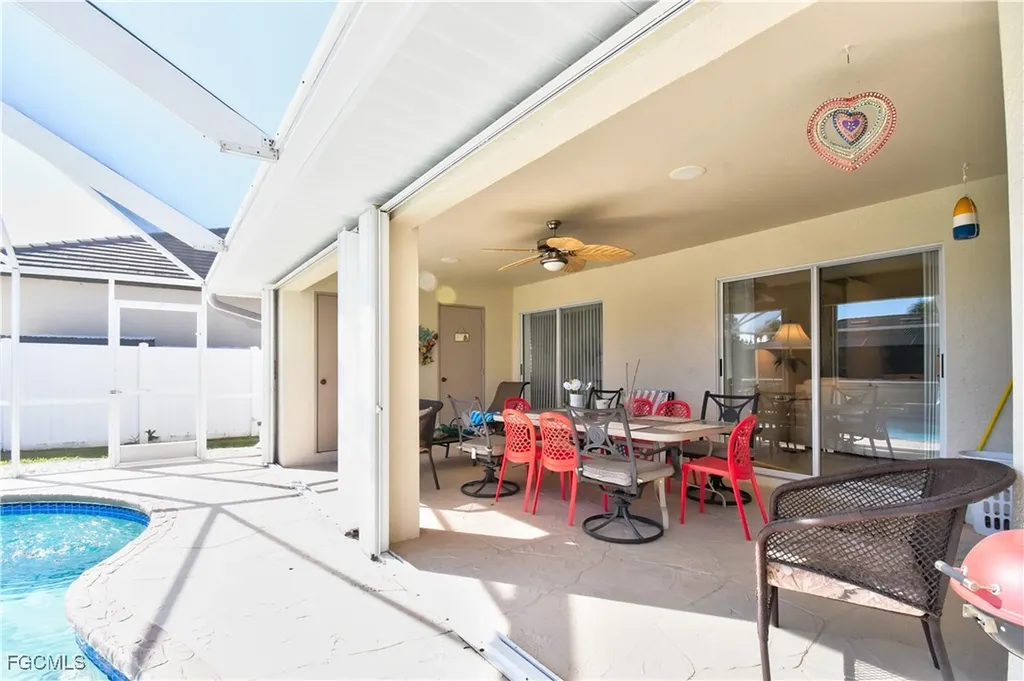 2201 SE 17th Place Cape Coral FL 33990