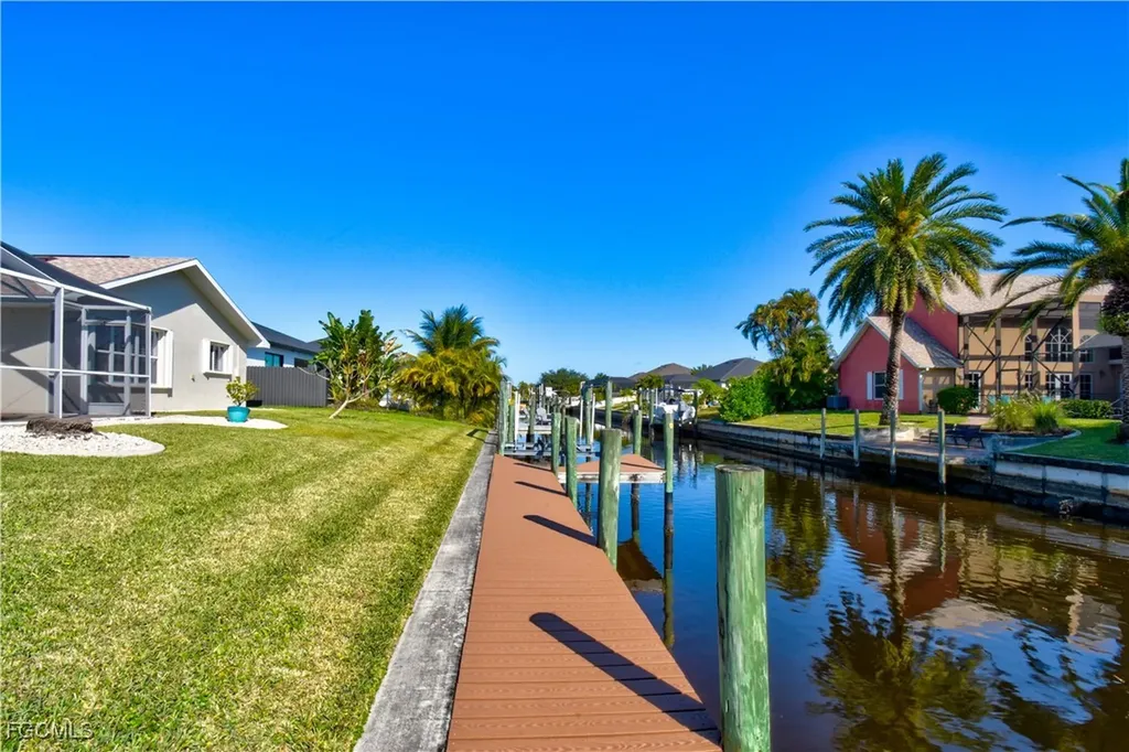 2201 SE 17th Place Cape Coral FL 33990