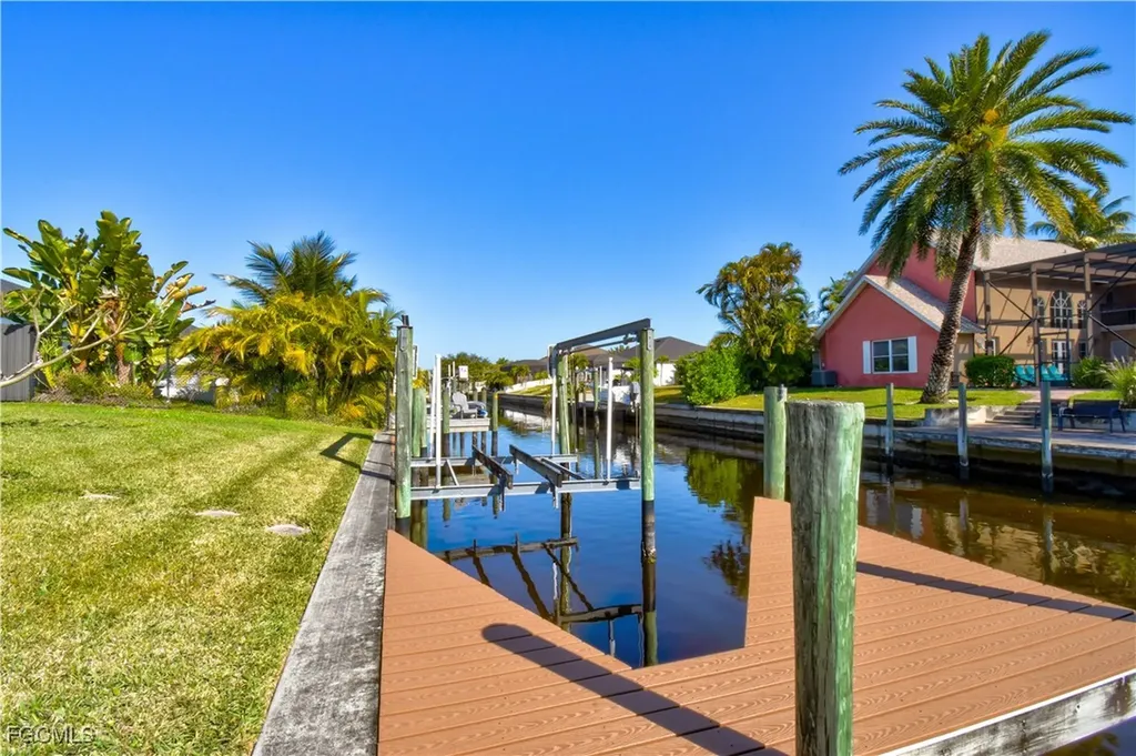 2201 SE 17th Place Cape Coral FL 33990