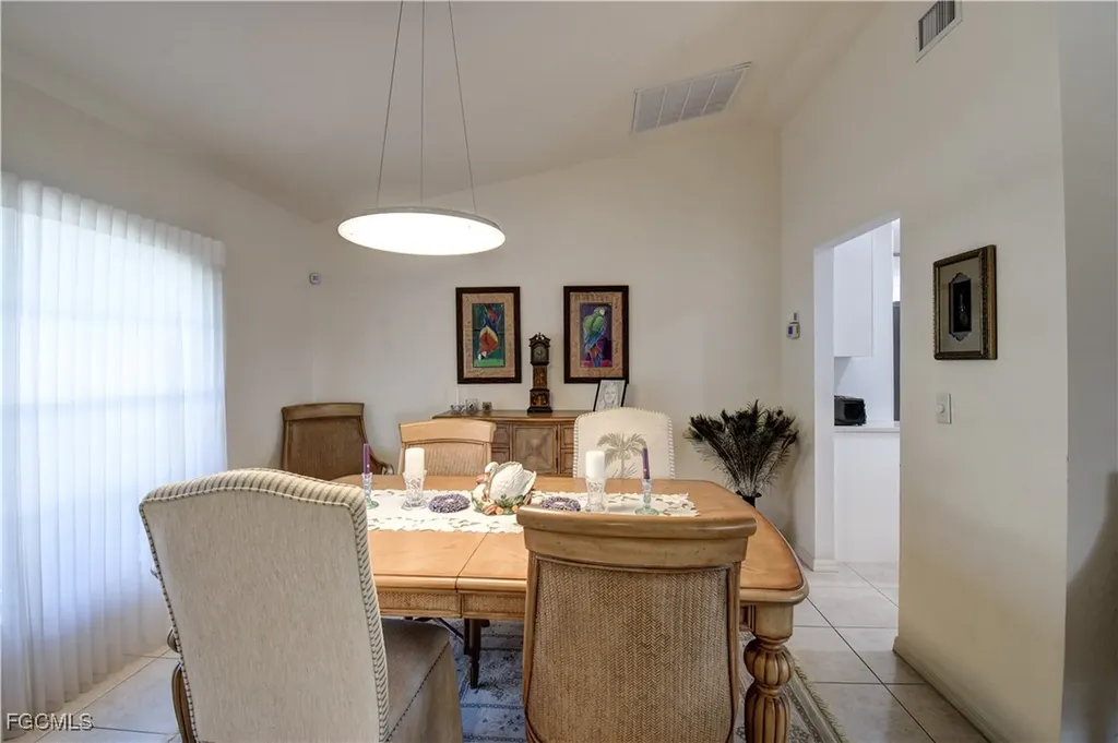 2201 SE 17th Place Cape Coral FL 33990