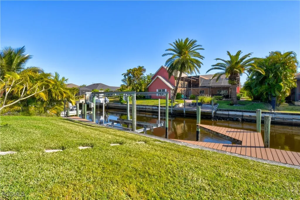 2201 SE 17th Place Cape Coral FL 33990