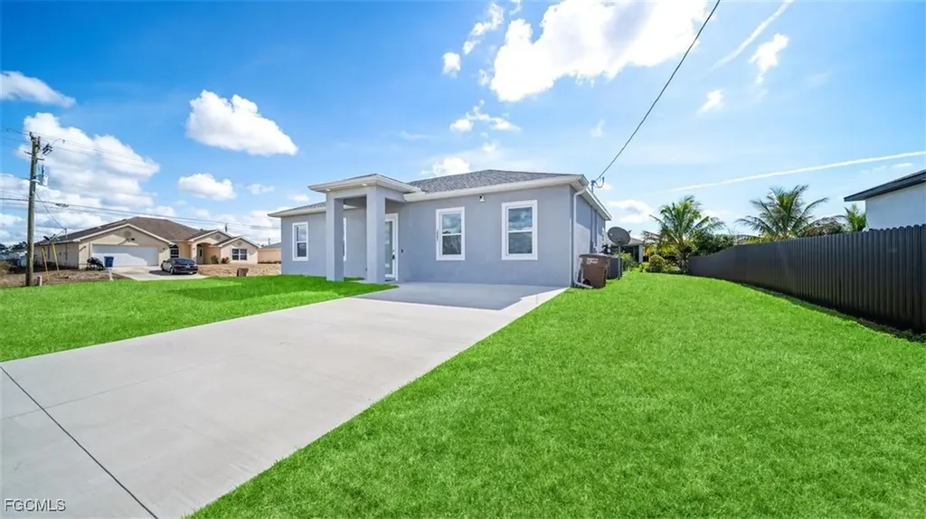 2501 26th Street W Lehigh Acres FL 33971
