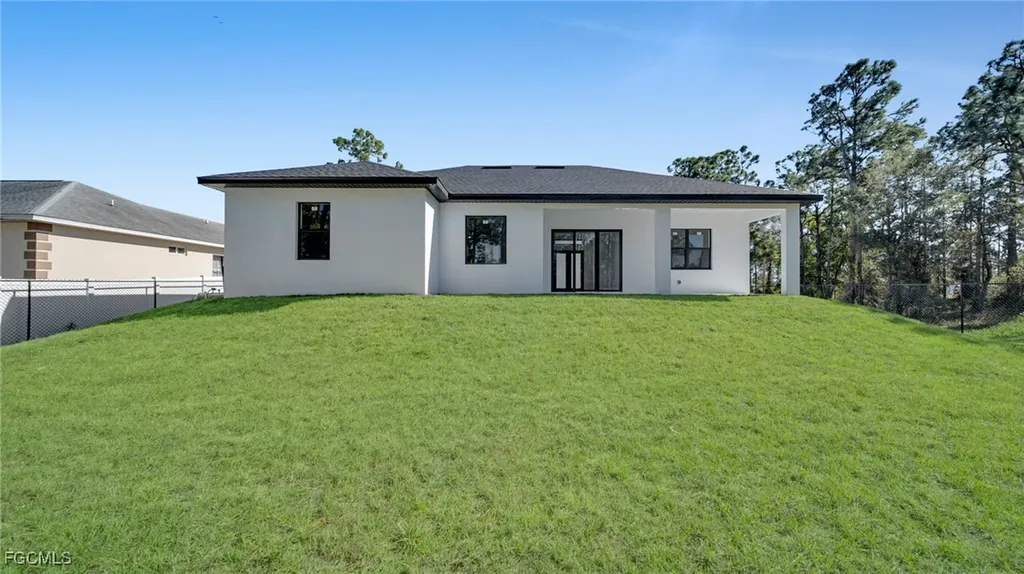 804 Oakridge Avenue S Lehigh Acres FL 33974