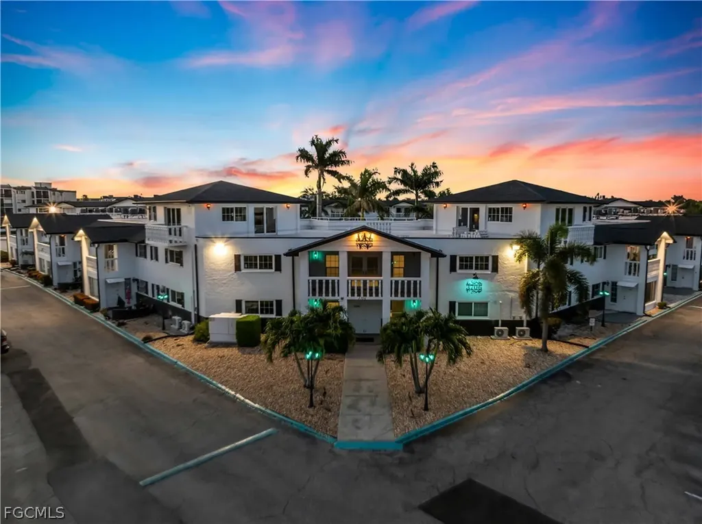 Fort Myers FL, 3704 Broadway, Unit 112