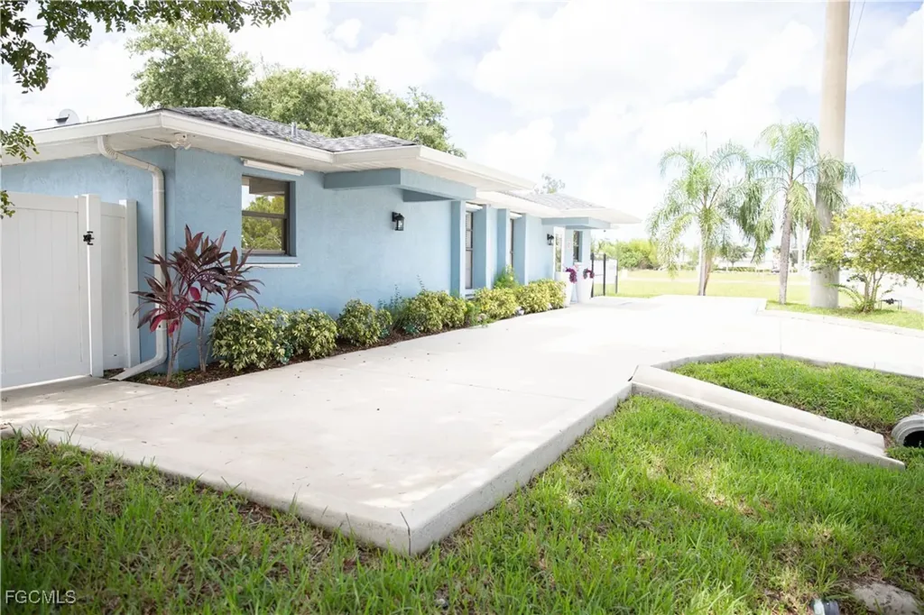 2828 Santa Barbara Boulevard Cape Coral FL 33914