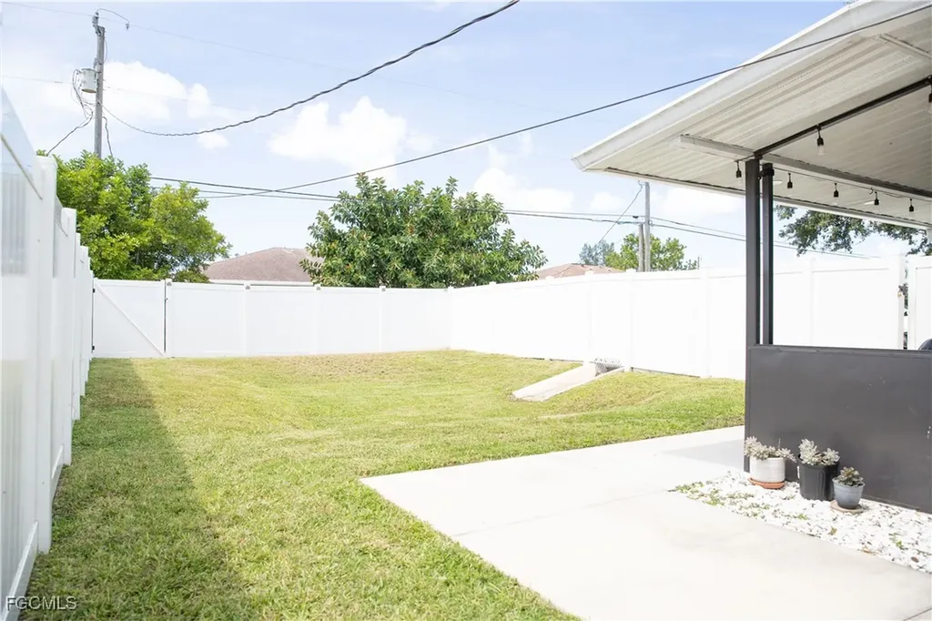2828 Santa Barbara Boulevard Cape Coral FL 33914