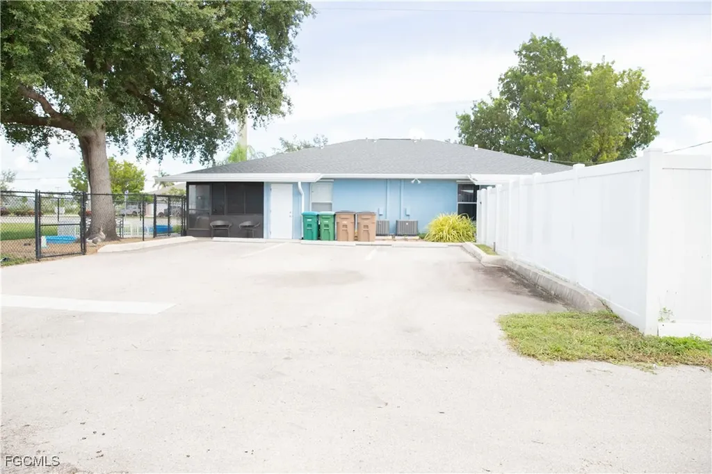 2828 Santa Barbara Boulevard Cape Coral FL 33914