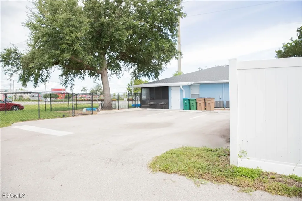 2828 Santa Barbara Boulevard Cape Coral FL 33914