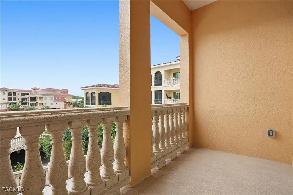 21490 Strada Nuova Circle Estero FL 33928