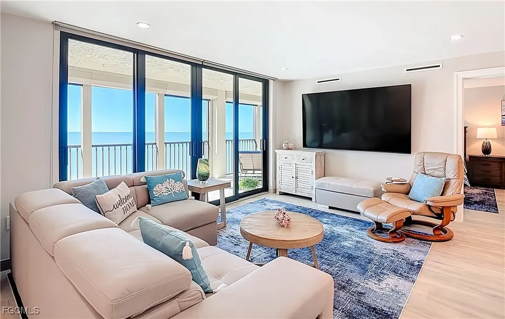 10851 Gulf Shore Drive Naples FL 34108