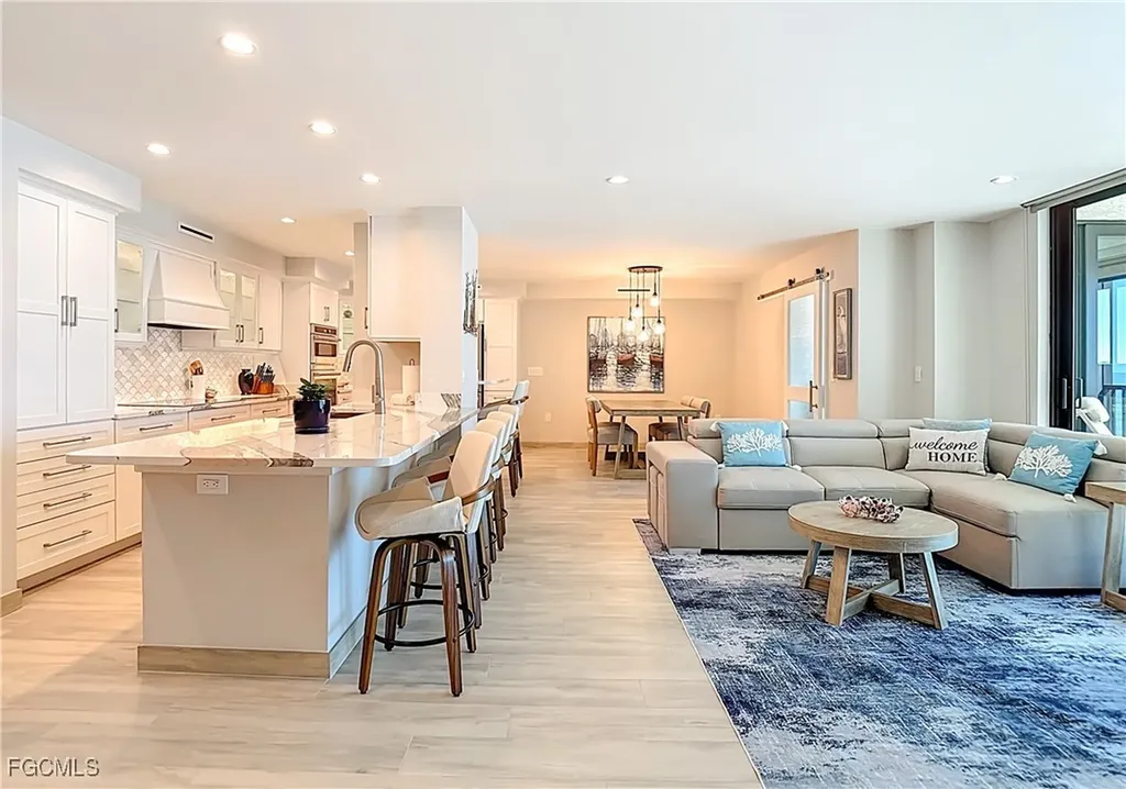 10851 Gulf Shore Drive Naples FL 34108
