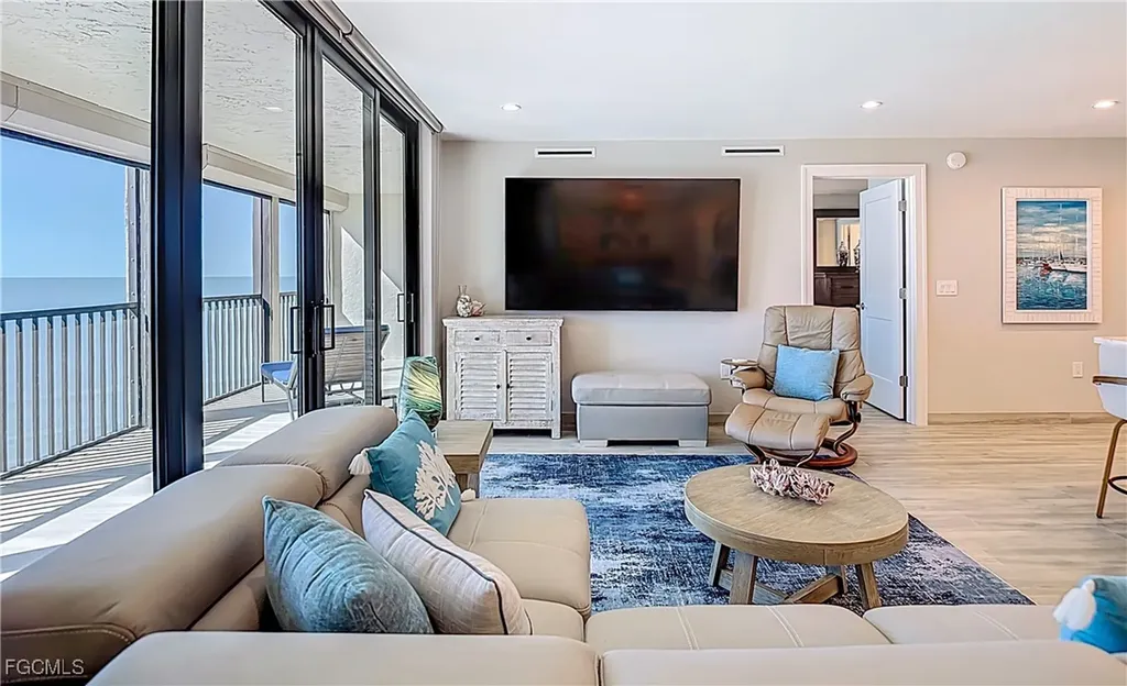 10851 Gulf Shore Drive Naples FL 34108