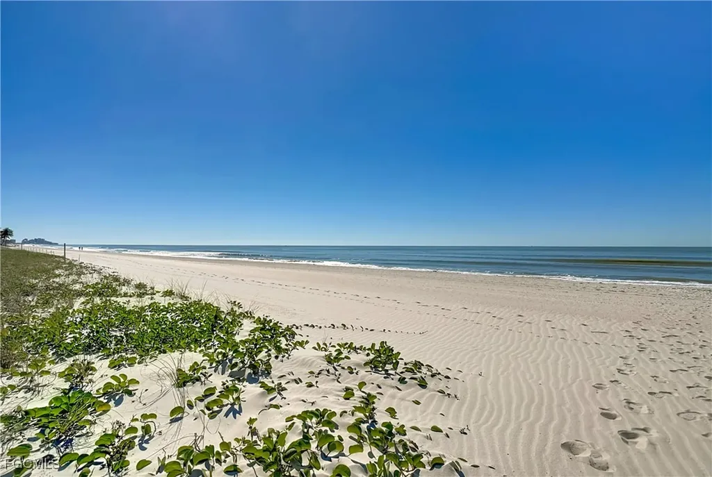 10851 Gulf Shore Drive Naples FL 34108