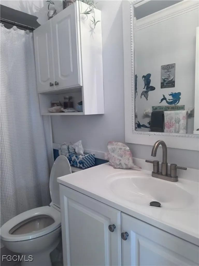 619 SE 12th Avenue Cape Coral FL 33990
