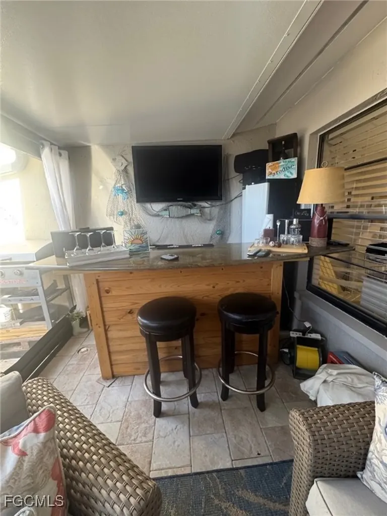619 SE 12th Avenue Cape Coral FL 33990