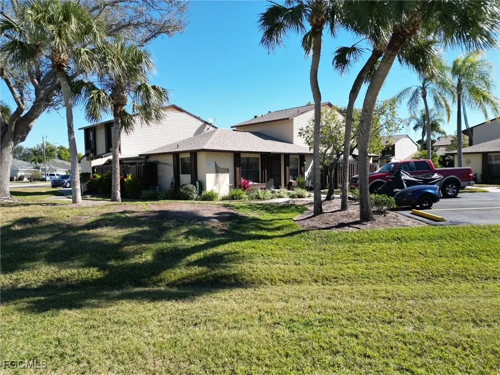 619 SE 12th Avenue Cape Coral FL 33990