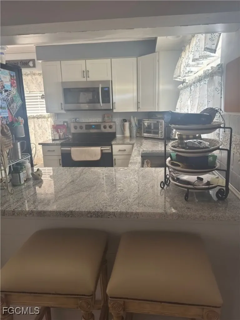 619 SE 12th Avenue Cape Coral FL 33990