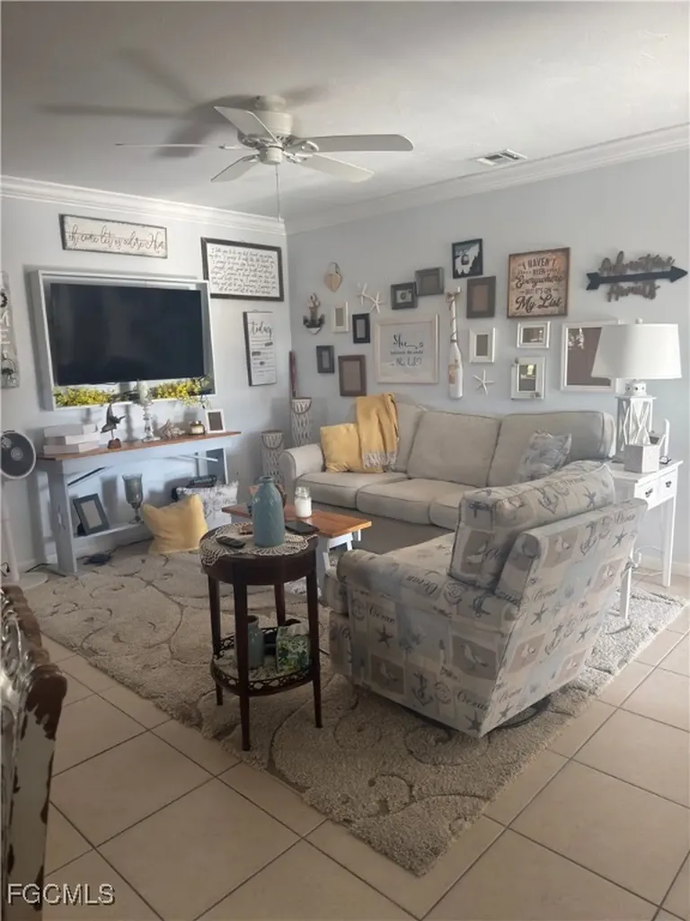 619 SE 12th Avenue Cape Coral FL 33990