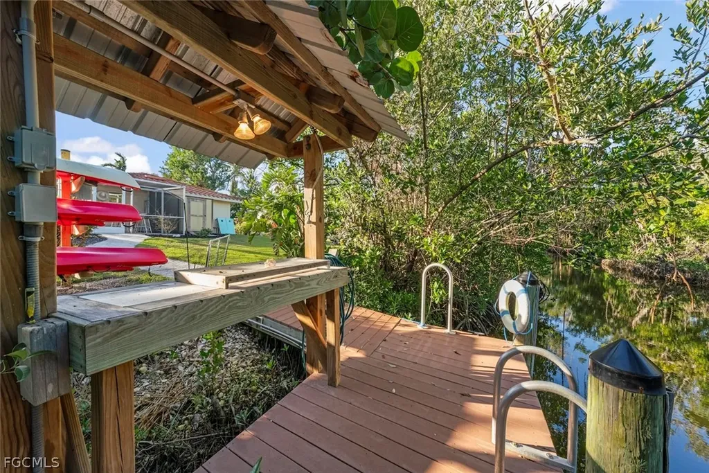 1056 S Yachtsman Drive Sanibel FL 33957