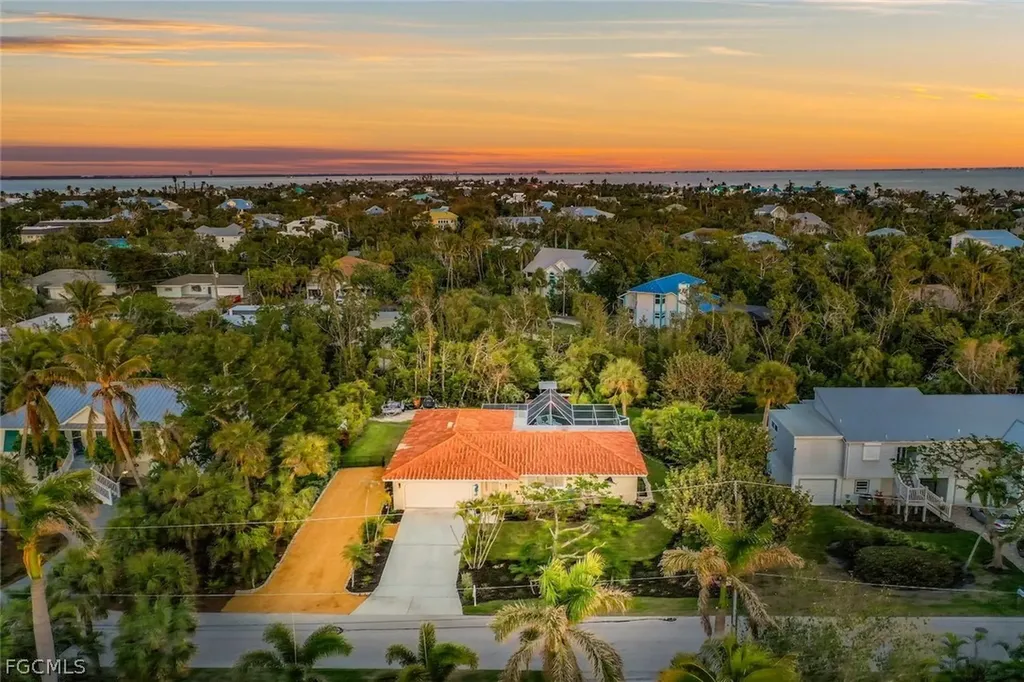 1056 S Yachtsman Drive Sanibel FL 33957